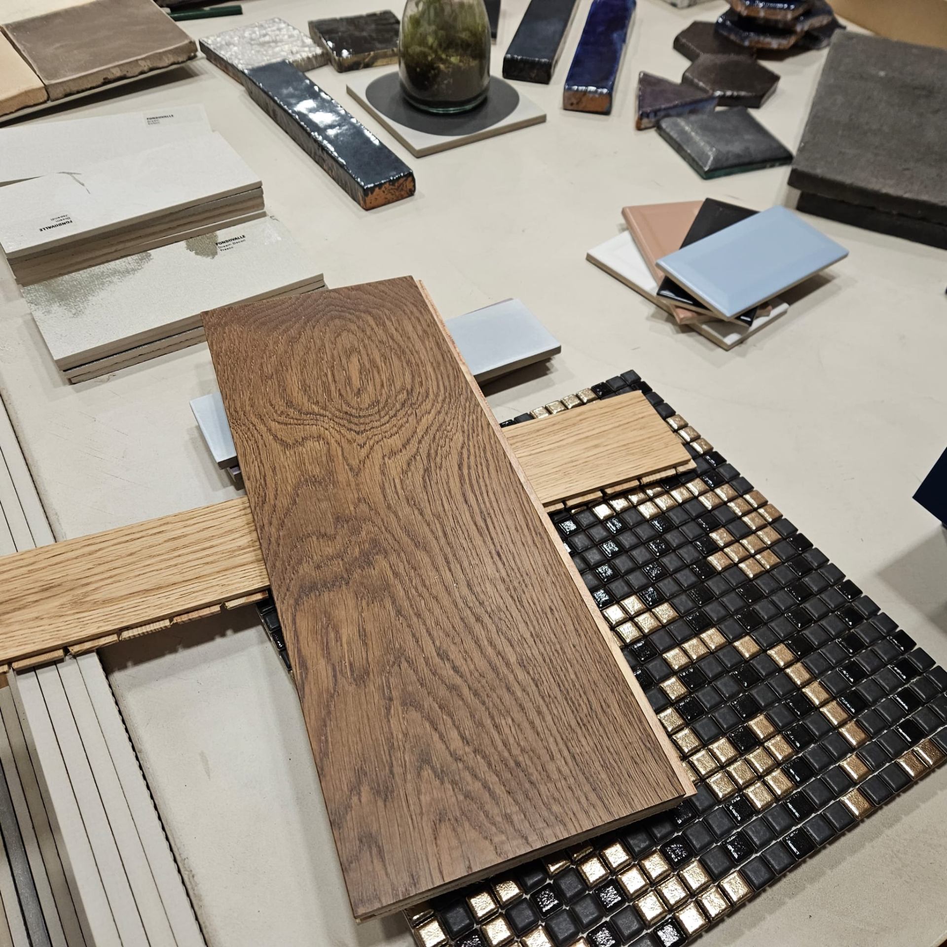 Showroom Arketipo - selezione di superfici e materiali